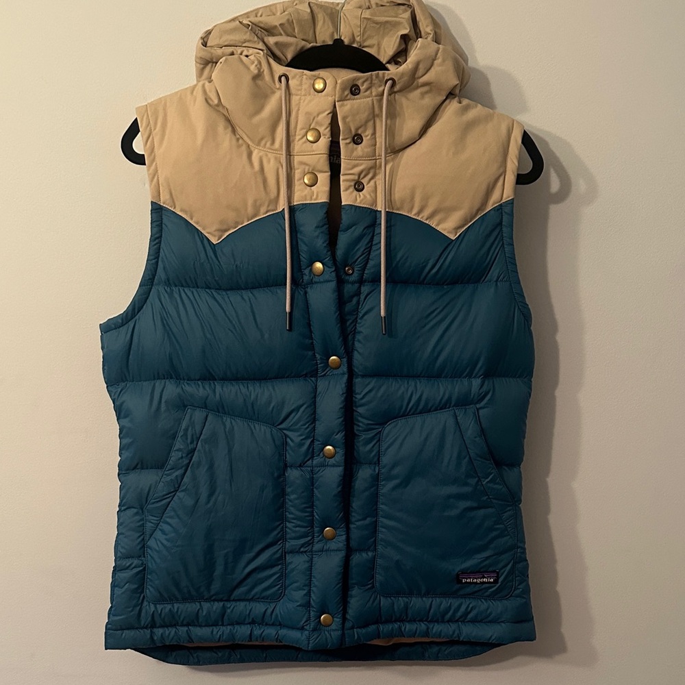 Patagonia Blue and Tan Puffer Vest